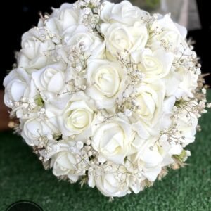 ورد ابيض للعروسة