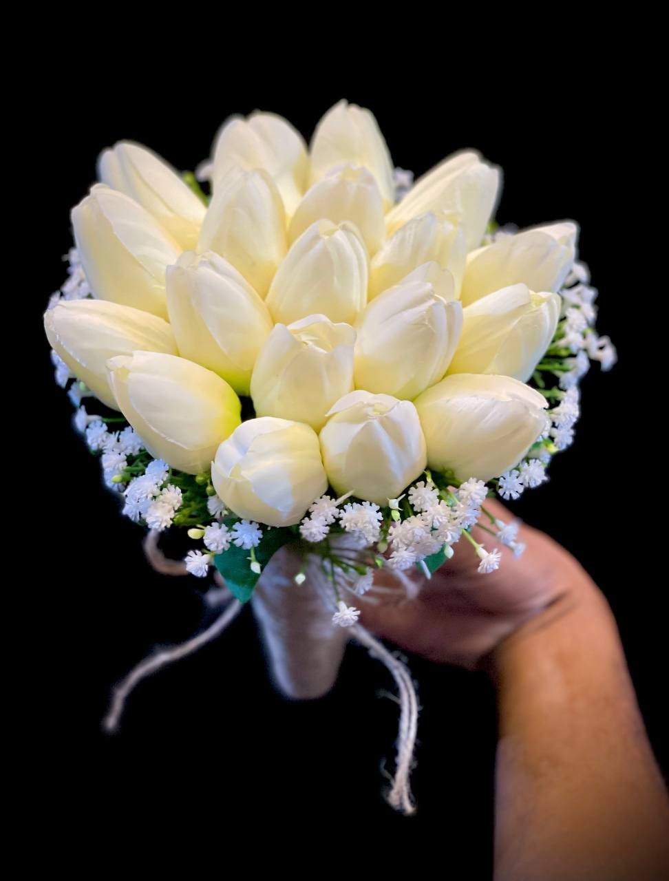 بوكيه عروسه ورد صناعي توليب مع البيبي فلاور