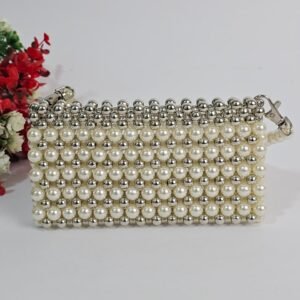 شنطة خرز ابيض