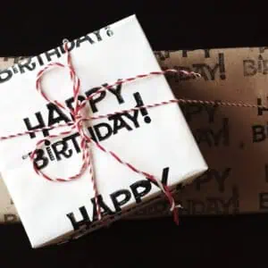 هل الهدية التزام اجتماعي أم تعبير شخصي؟