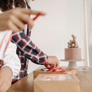 هدايا الهوايات الخاصة: كيف تختار هدية لشخص يعشق شيئاً لا تفهمه؟