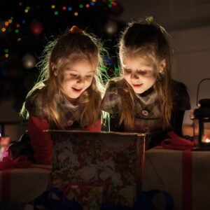 هدايا المولود الجديد: كيف تختار هدية تخدم الأم والطفل معاً؟