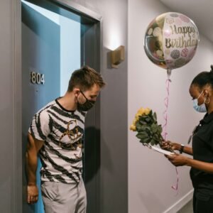 هدايا المنازل الجديدة: كيف تضع بصمتك الجميلة في بيت من تحب؟