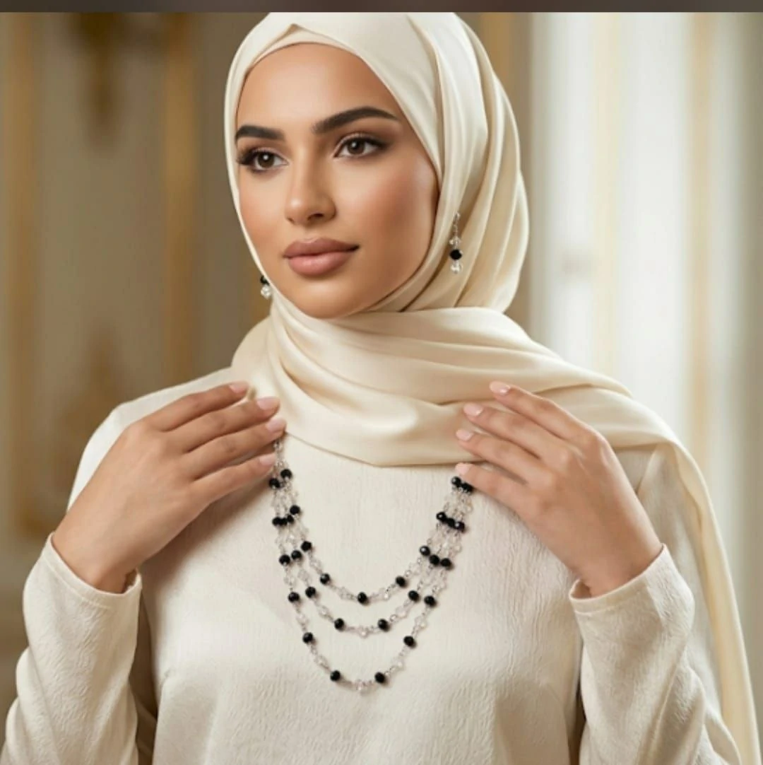عقد الكريستال